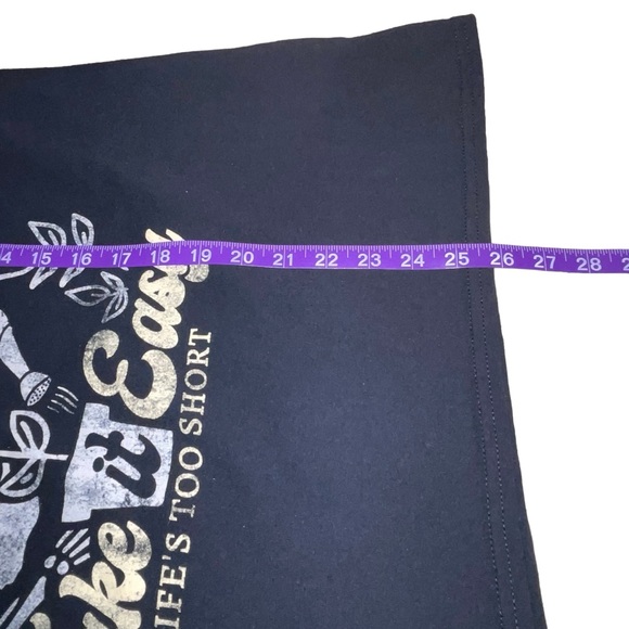 Life’s Too Short Take It Easy Mens Crewneck T Shirt Tee Graphic Skeleton Medium - Picture 8 of 10